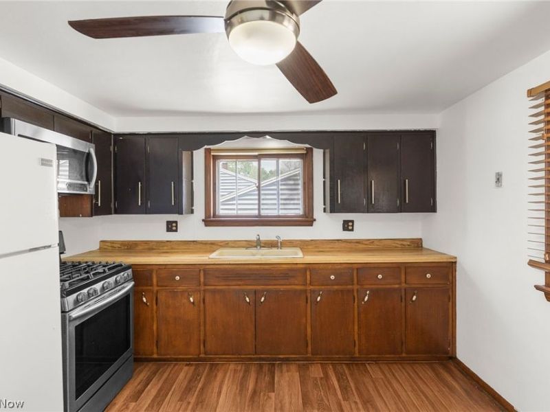 640 Tenney Avenue, Campbell, OH 44405 Photo 13