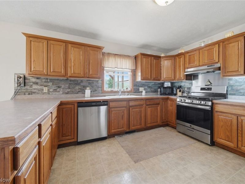 14716 Lawmont Street , North Lawrence, OH 44666 Photo 18