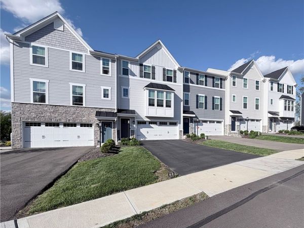 120 Crown St, Mc Kees Rocks, PA 15136
