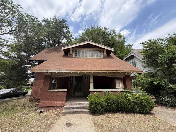 224 W Daisy Bates Drive , Little Rock, AR 72202