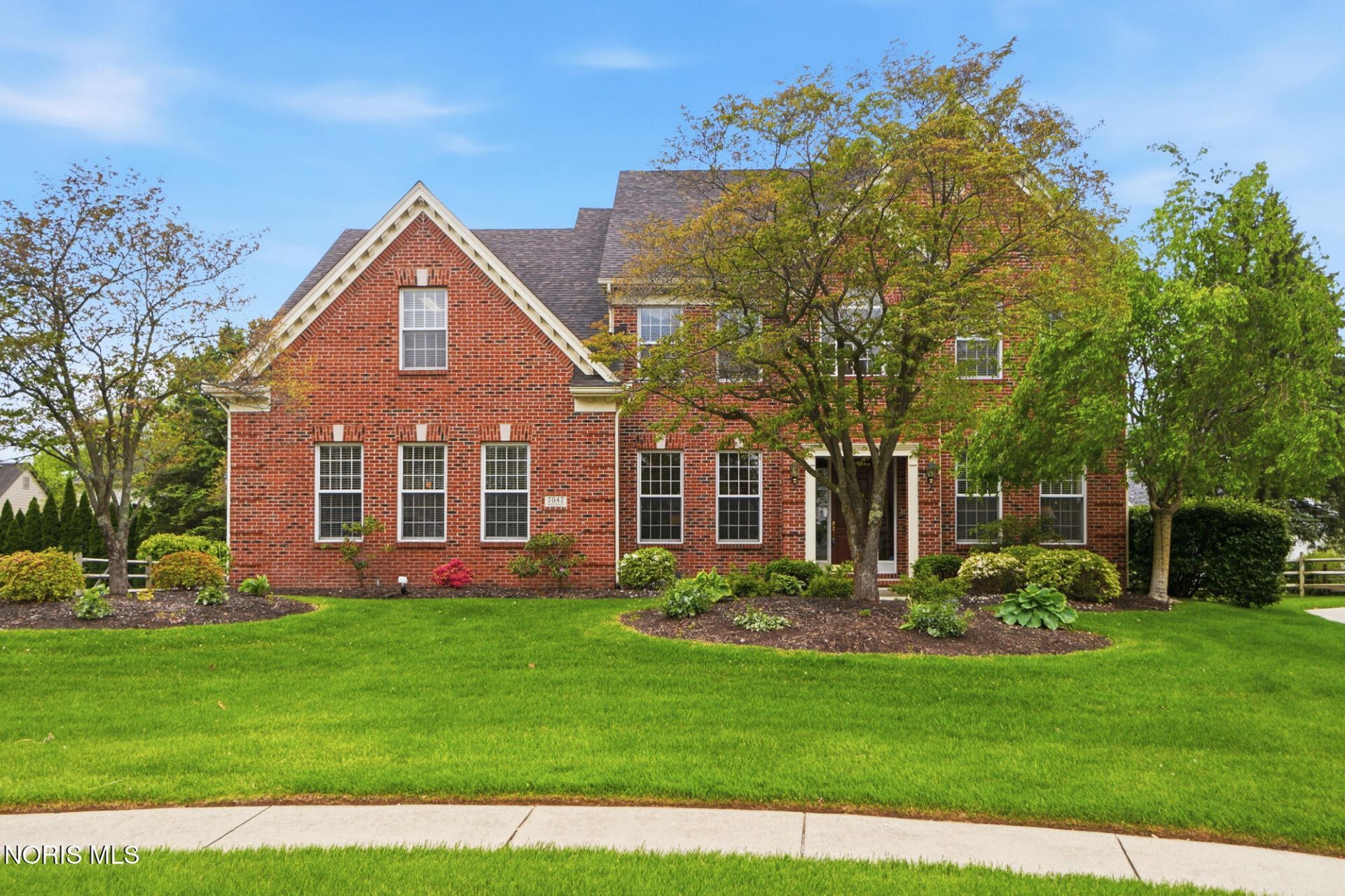 7047 White Tail Court, Toledo, OH 43617 Main Photo