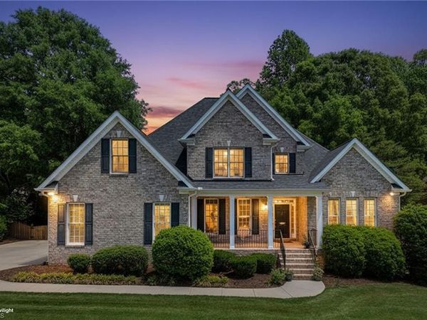 1827 Crossroads Drive, Greensboro, NC 27455