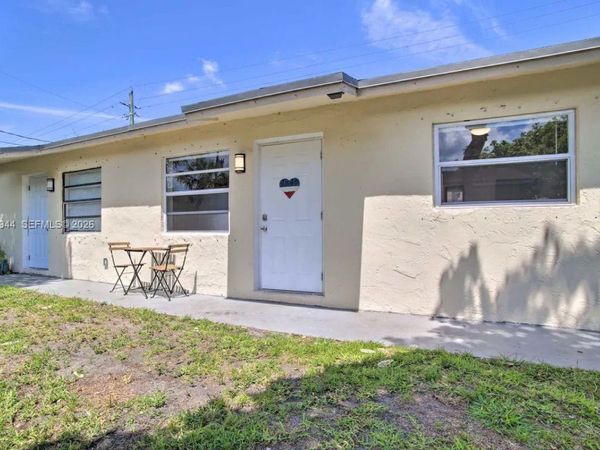 2703 NW 13th St , Fort Lauderdale, FL 33311
