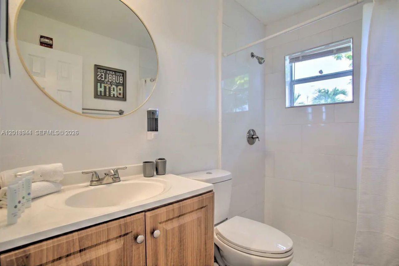 2703 NW 13th St, Fort Lauderdale, FL 33311 Photo