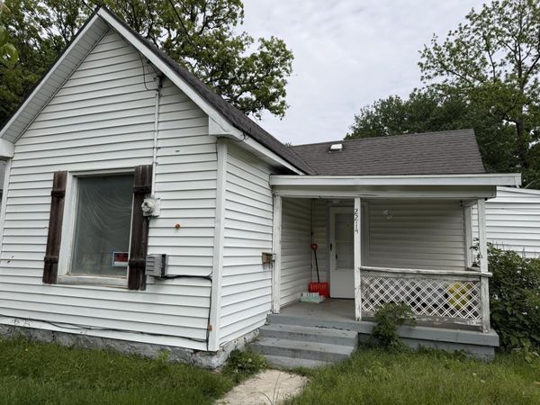 2214 N Travis Avenue , Springfield, MO 65803