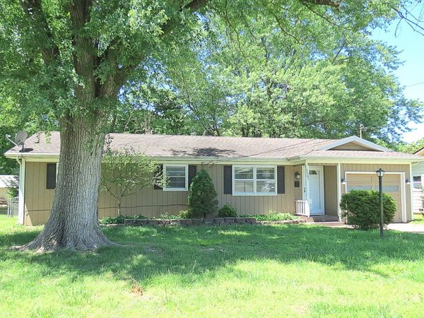 1247 S Estate Avenue, Springfield, MO 65804