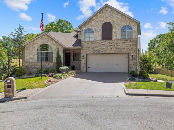 1218 W Holly Street, Ozark, MO 65721