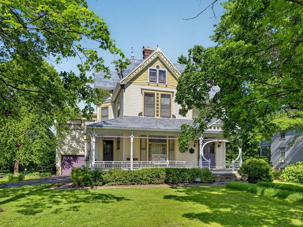 1327 S Main Street , Carthage, MO 64836