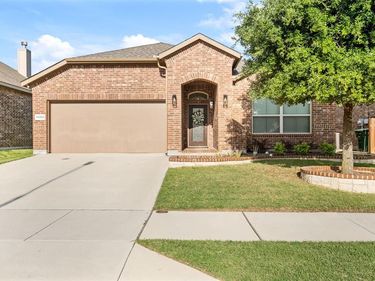 11312 Gold Canyon Drive, Fort Worth, TX 76052