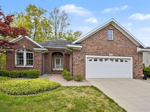 3815 Ravinewood Circle SE, Grand Rapids, MI 49508