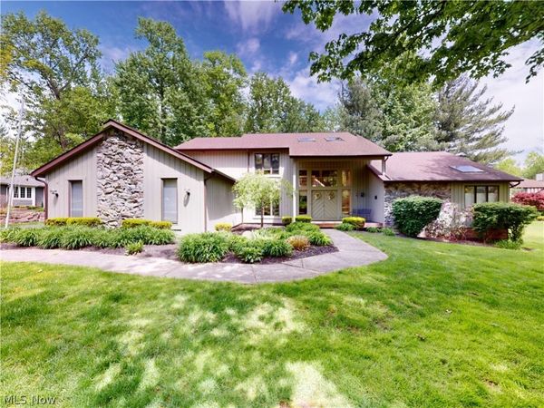 857 Hardwood Court , Gates Mills, OH 44040