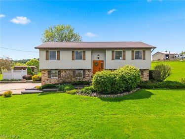9085 Willowdale Avenue SE, Magnolia, OH 44643