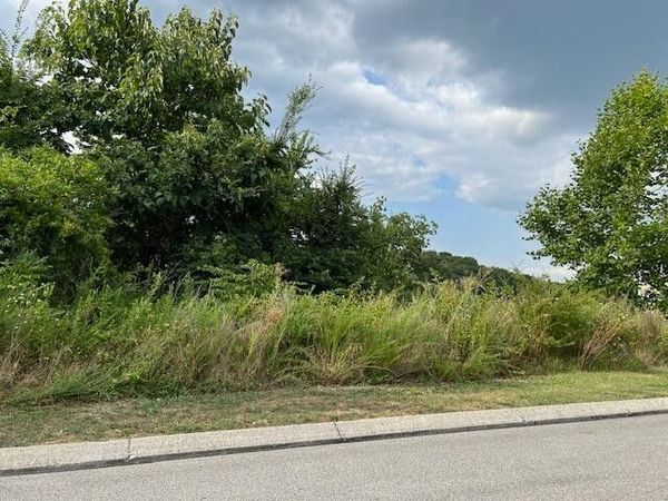 21362124 Short Leaf Lane , Soddy Daisy, TN 37379