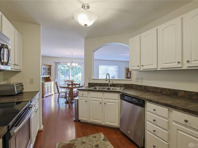 1296 Shadowood Trail, Maineville, OH 45039 Photo 13