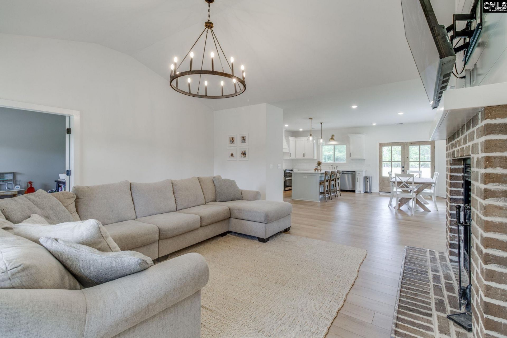 471 Mustang Road  Photo 11