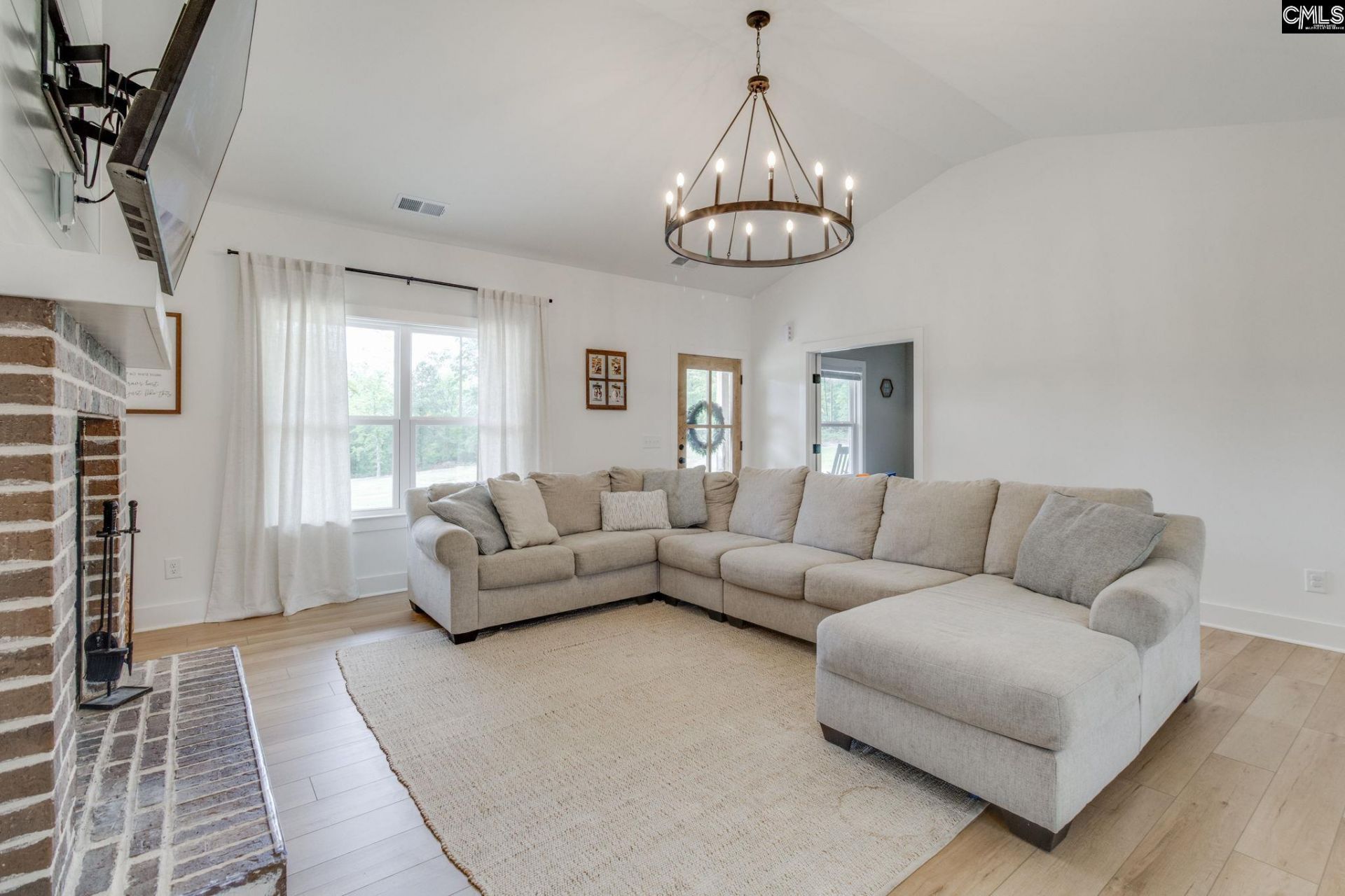 471 Mustang Road  Photo 8