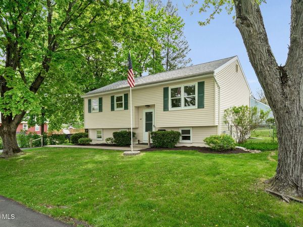 28 Corliss Avenue, East Greenbush, NY 12144