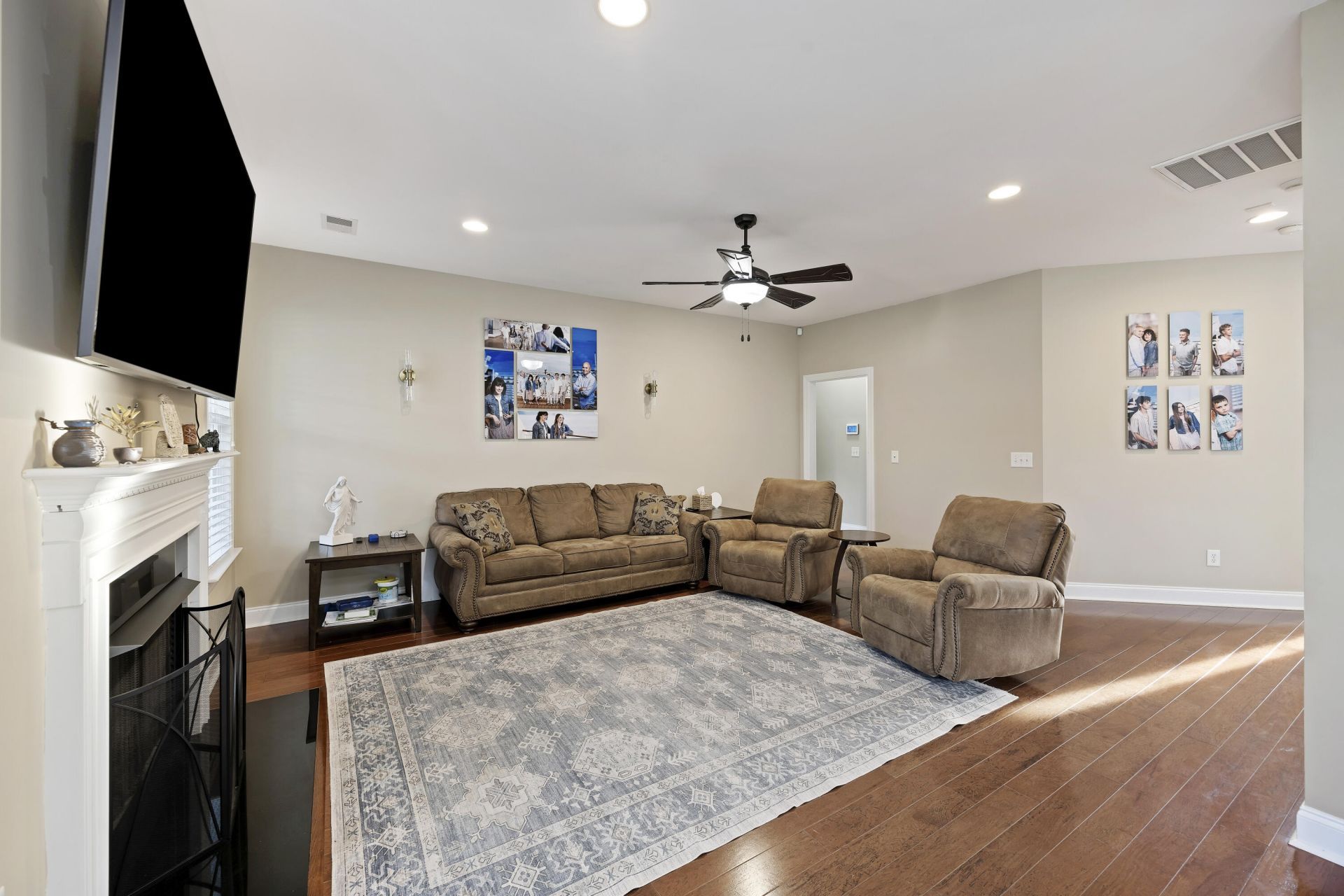 1011 Legacy Lane Photo 16