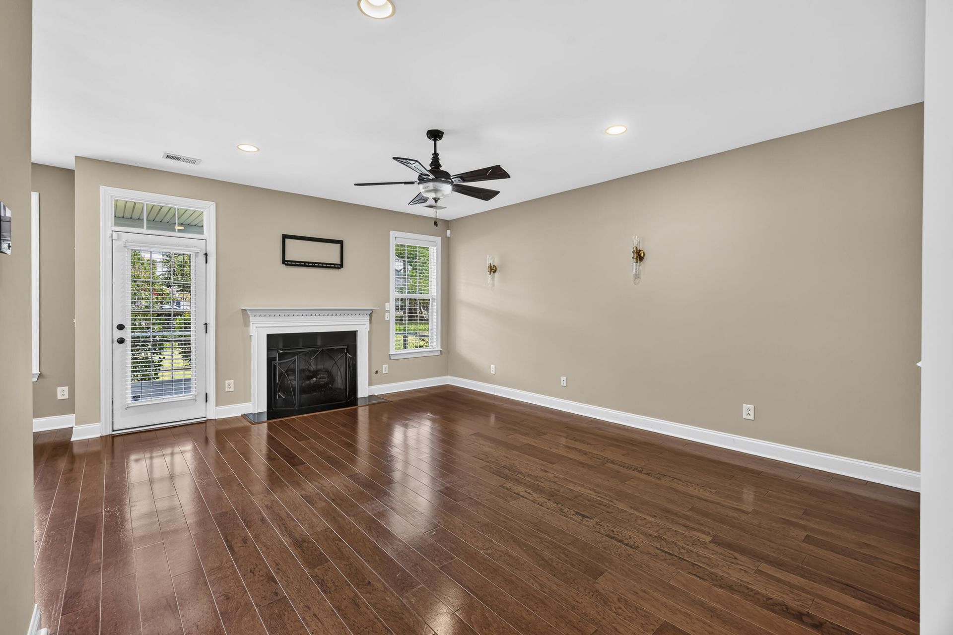 1011 Legacy Lane Photo 19