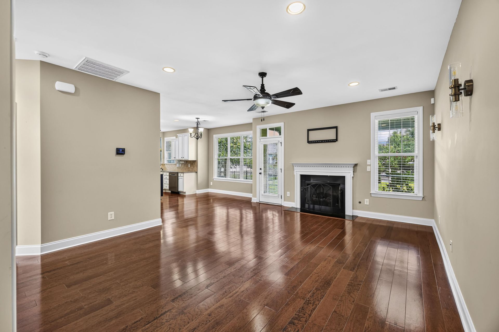 1011 Legacy Lane Photo 22