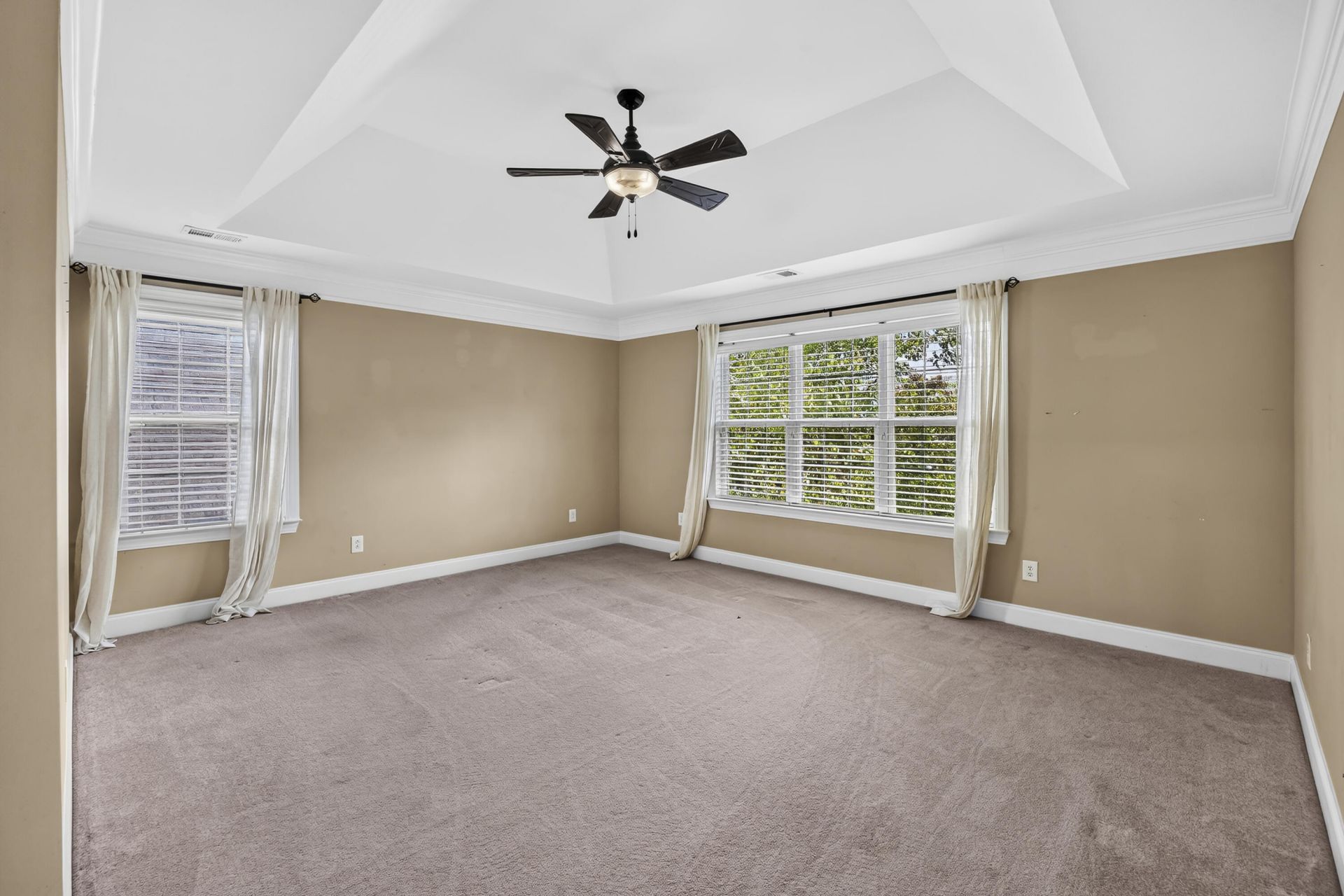 1011 Legacy Lane Photo 26