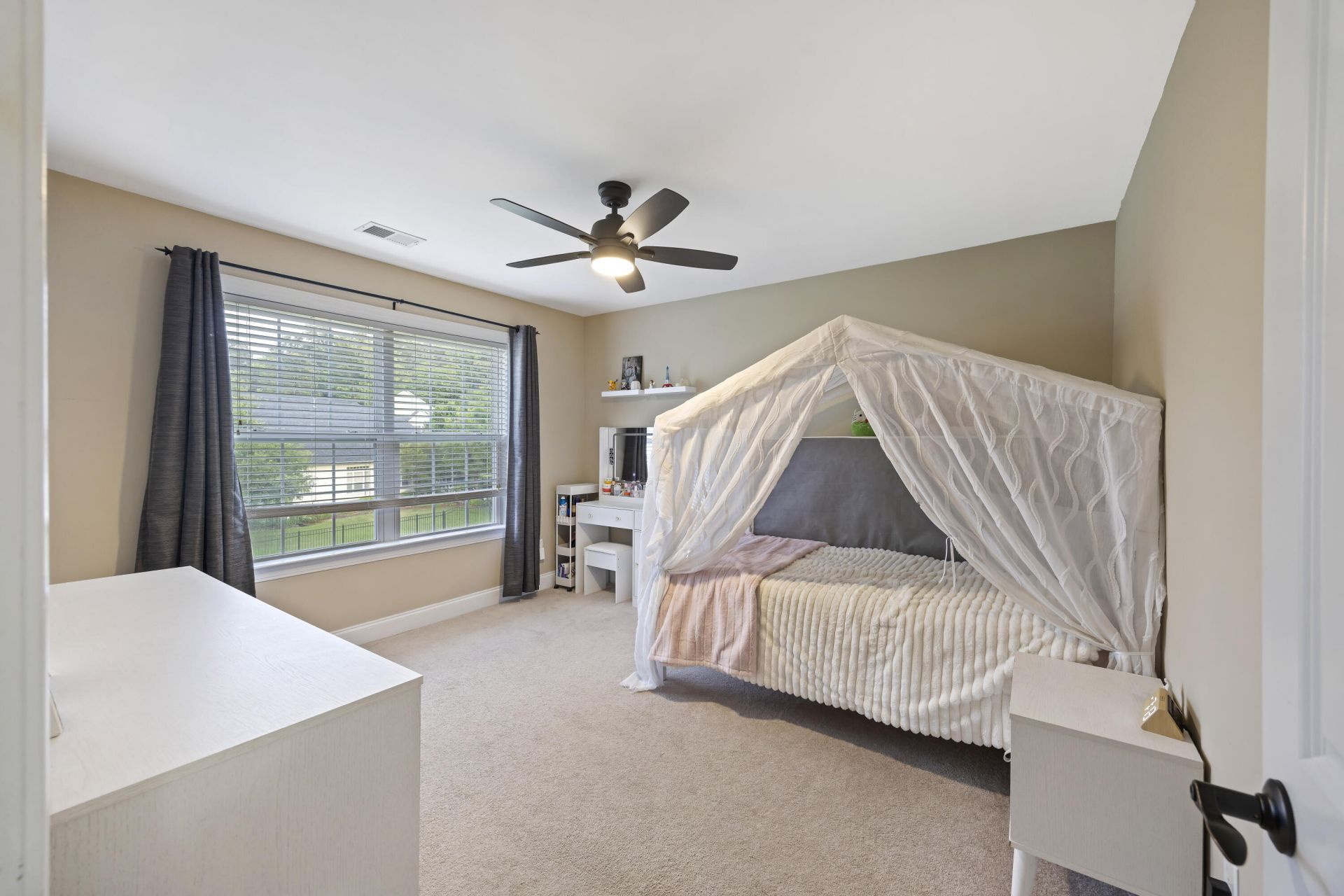 1011 Legacy Lane Photo 26