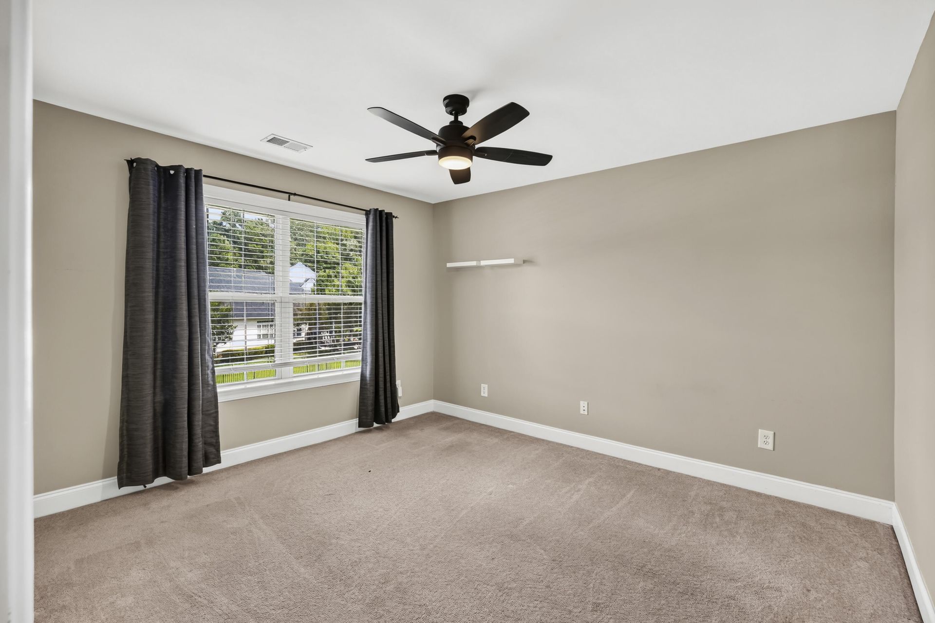 1011 Legacy Lane Photo 39
