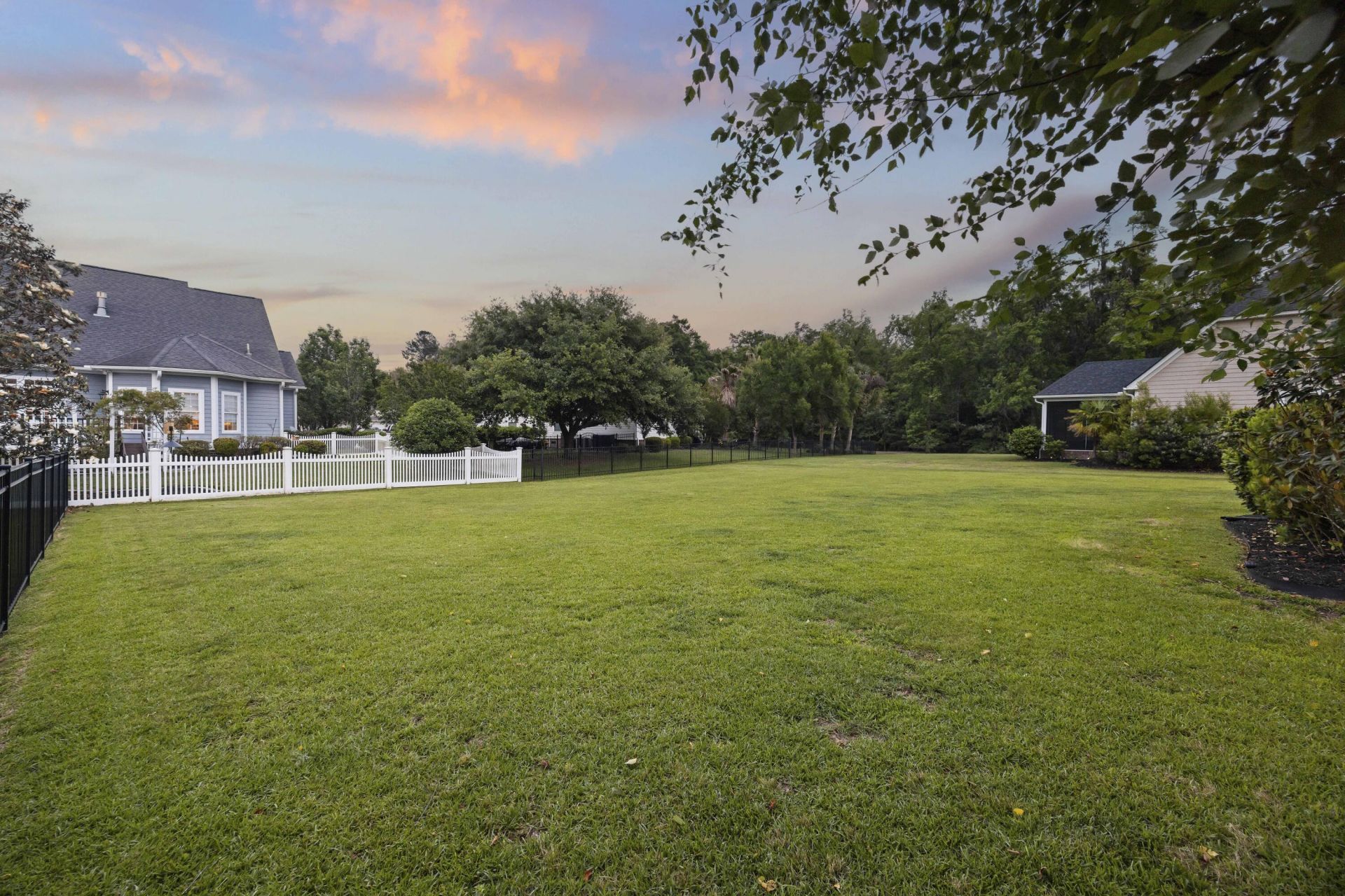 1011 Legacy Lane Photo 39