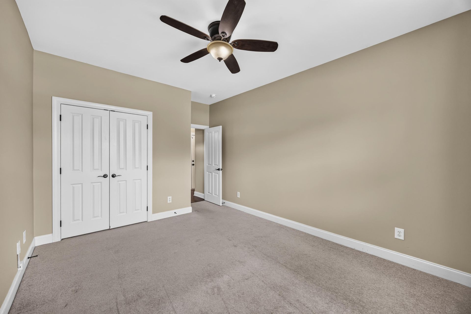 1011 Legacy Lane Photo 43