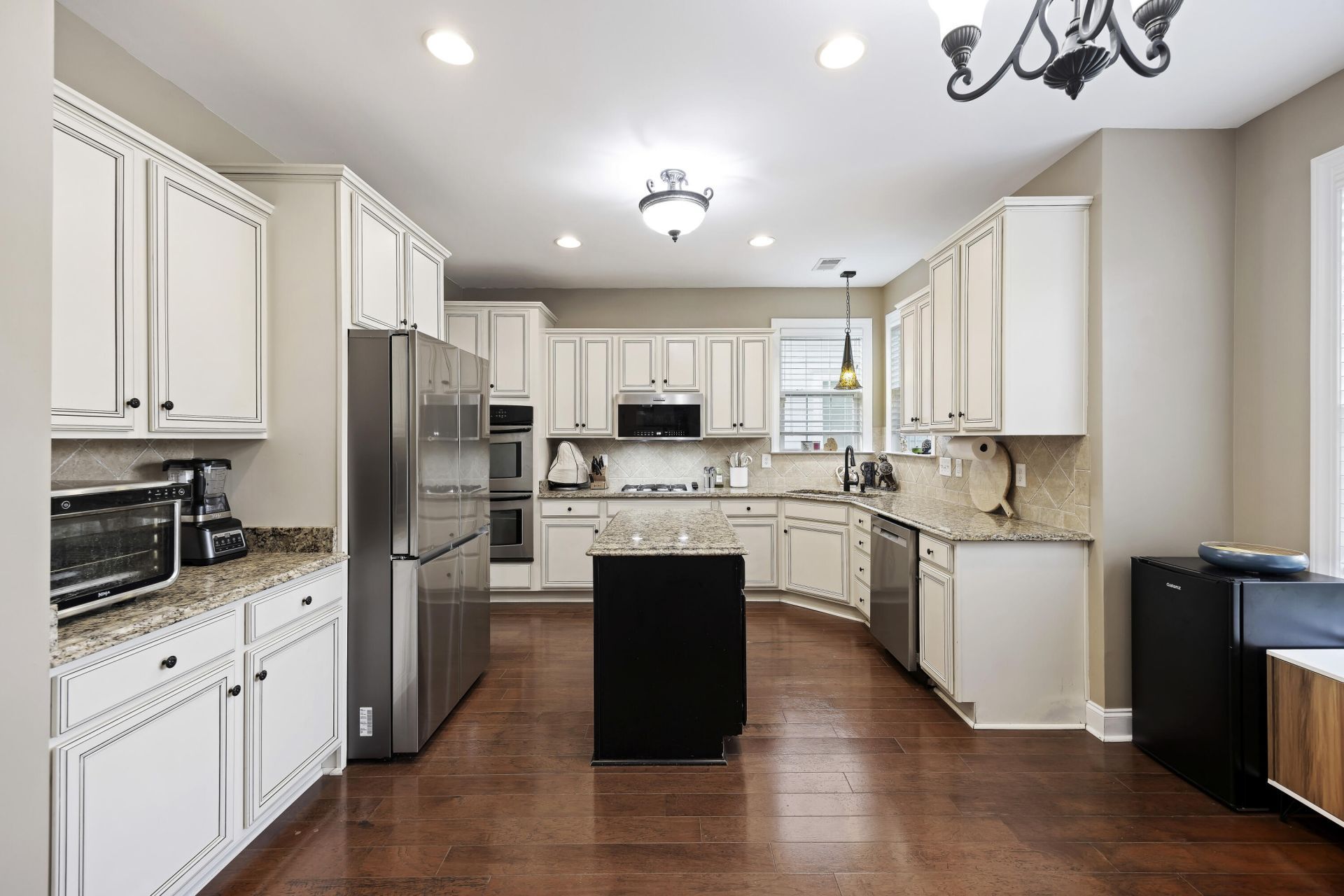 1011 Legacy Lane Photo 6