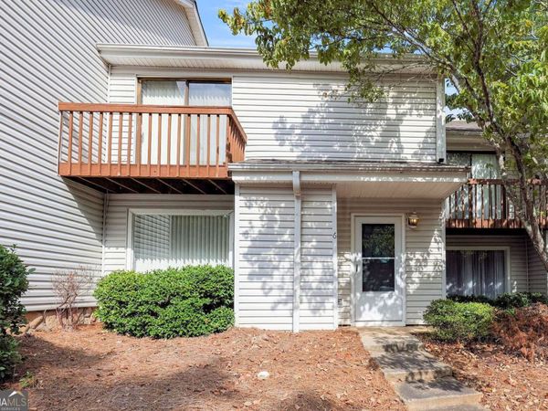 6 NW Fairway Drive NW, Kennesaw, GA 30144