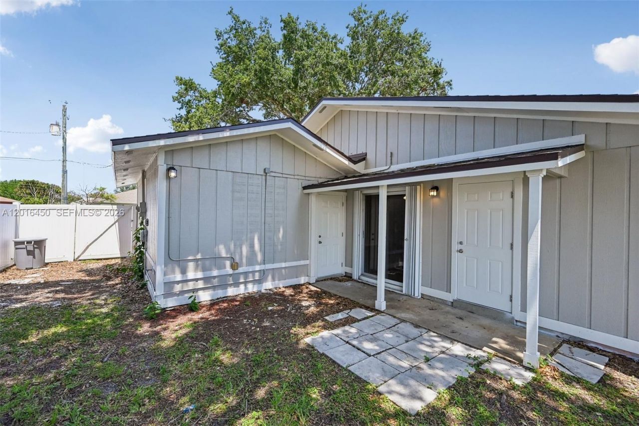 2449 SE Aneci St , Port Saint Lucie, FL 34984 Photo