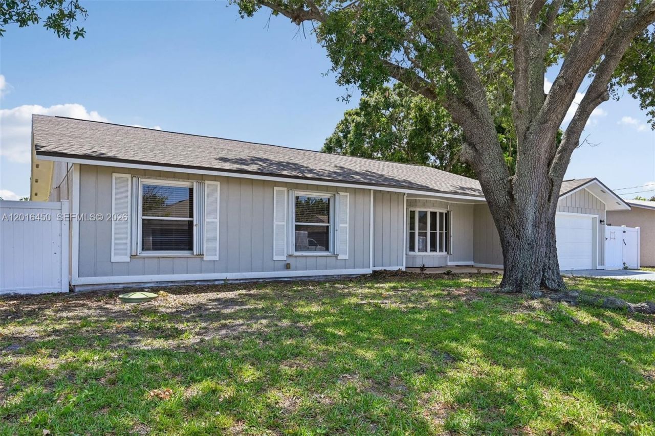 2449 SE Aneci St , Port Saint Lucie, FL 34984 Photo