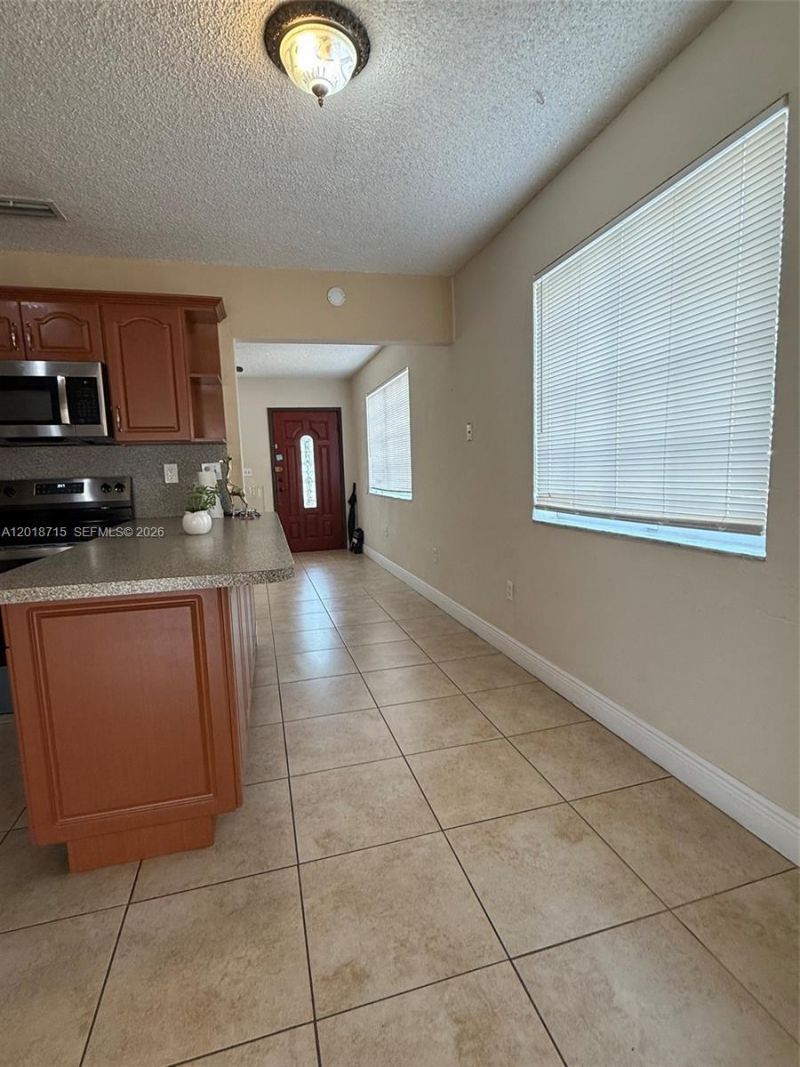 6720 SW 21st St, Unit 1, Miami, FL 33155 Photo