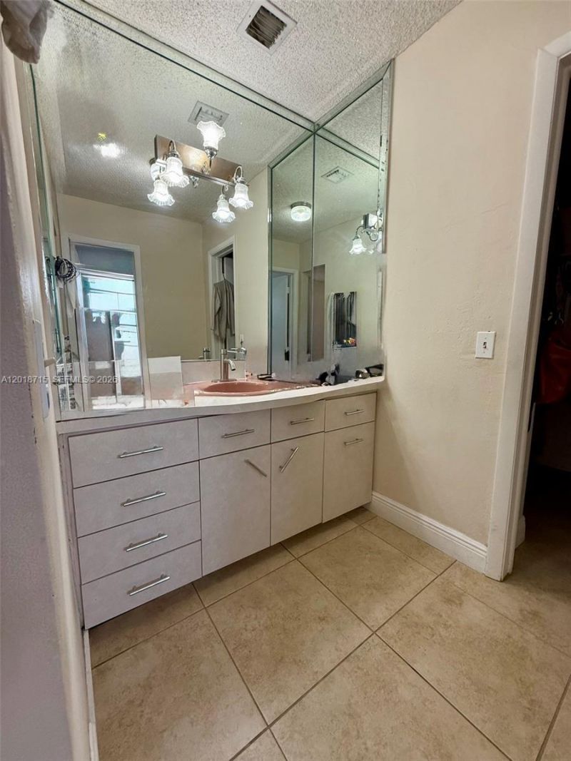 6720 SW 21st St, Unit 1, Miami, FL 33155 Photo