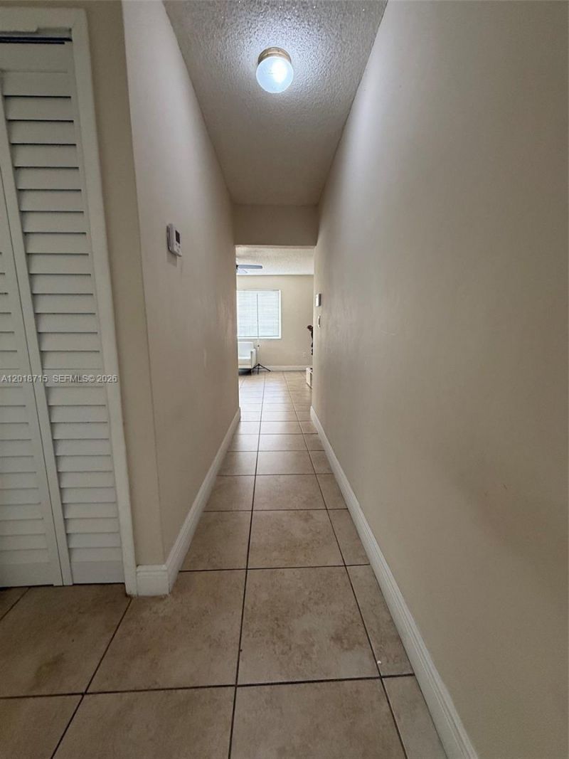 6720 SW 21st St, Unit 1, Miami, FL 33155 Photo