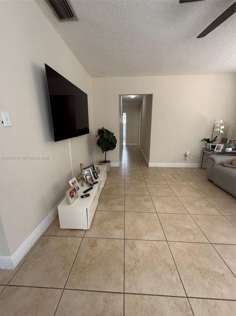 6720 SW 21st St , Unit 1, Miami, FL 33155 Photo