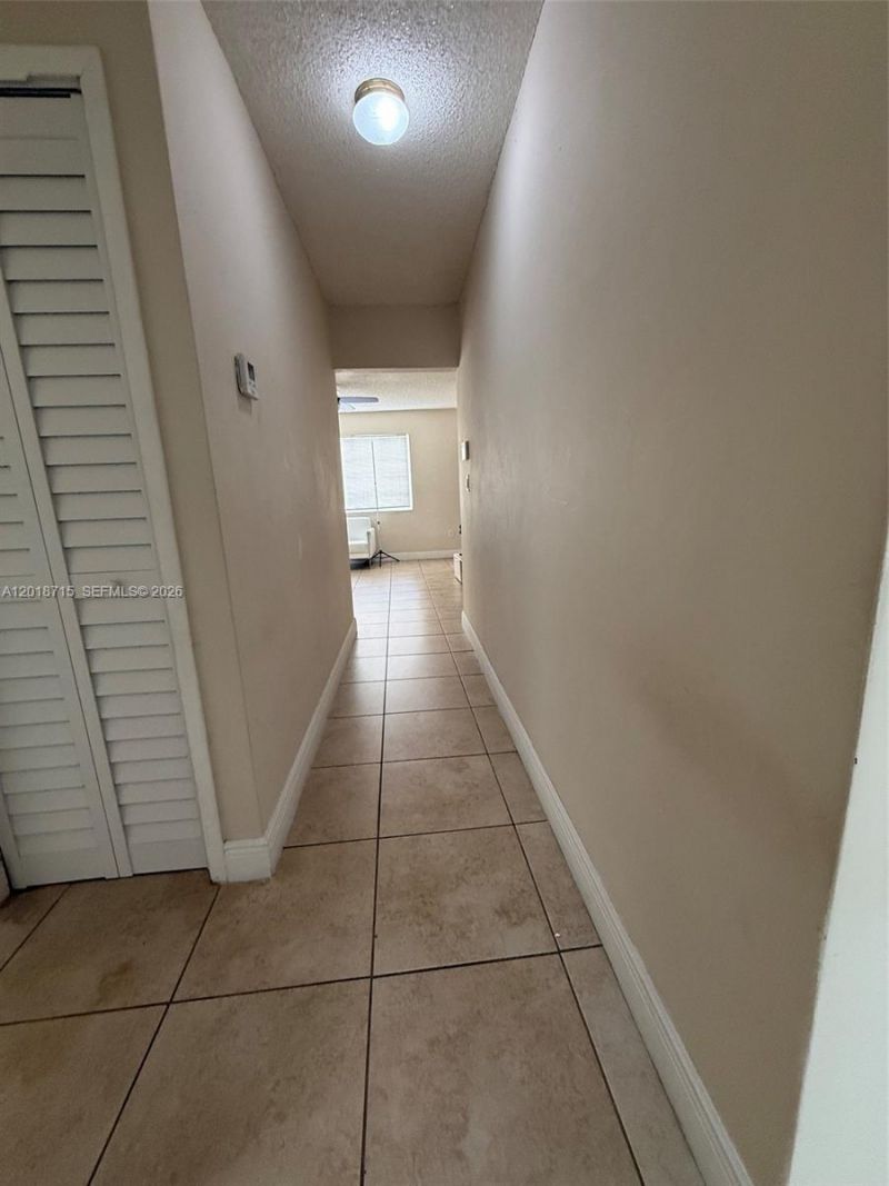 6720 SW 21st St, Unit 1, Miami, FL 33155 Photo