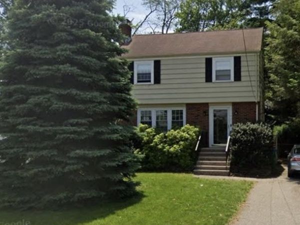 91 Nahatan St, Westwood, MA 02090
