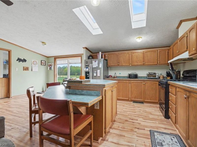 788 State Route 88 NE, Bristolville, OH 44402 Photo 3