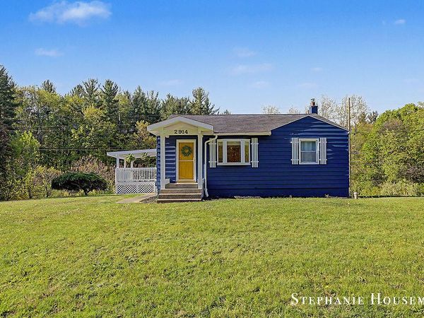 2914 River Hill Drive NW, Grand Rapids, MI 49534