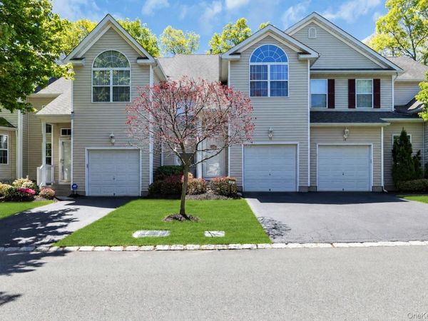 13 Cranberry Circle , Medford, NY 11763