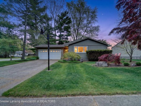 6310 Sunhollow Lane, Haslett, MI 48840
