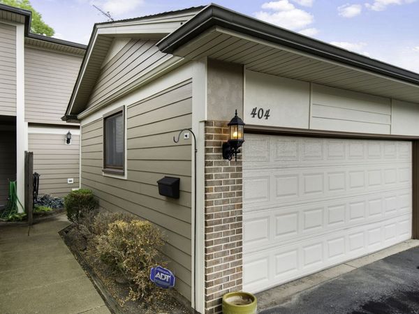 404 Bluebird Lane , Deerfield, IL 60015