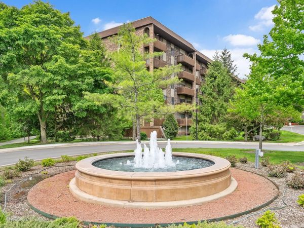 120 Lakeview Drive , Unit 417, Bloomingdale, IL 60108