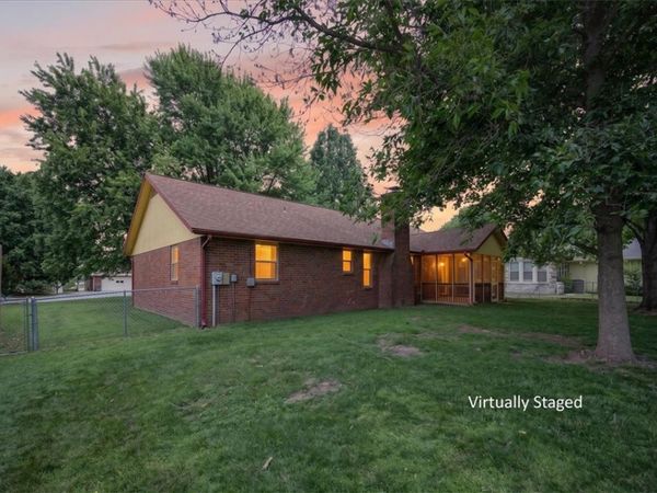 5586 Walden Street , Lowell, AR 72745