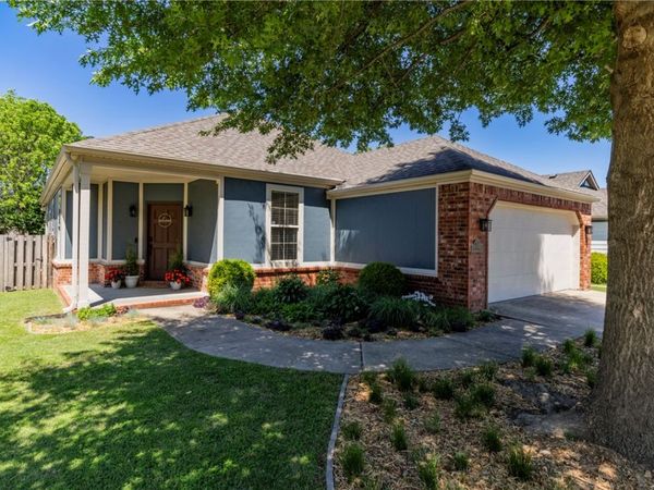 2643 N Sierra Avenue , Fayetteville, AR 72703