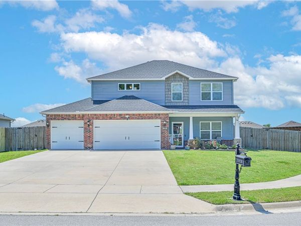 2104 Medford Court , Siloam Springs, AR 72761