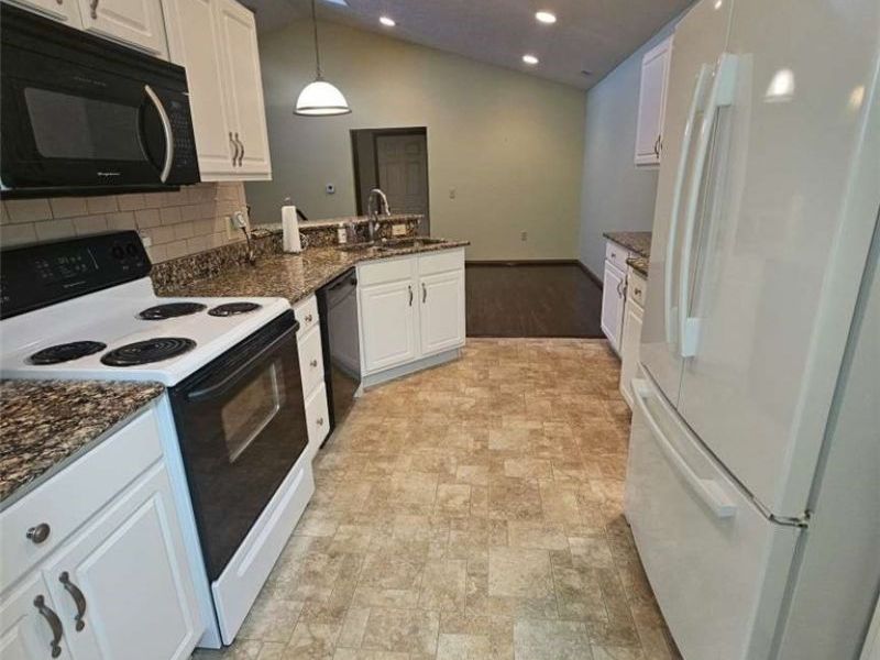 1210 Pebble Chase Circle NE, Massillon, OH 44646 Photo 4