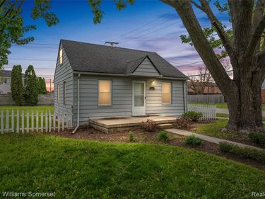 19800 Parkside Street, St. Clair Shores, MI 48080